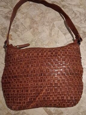Vilenca Woven Leather Shoulder Bag in Brown